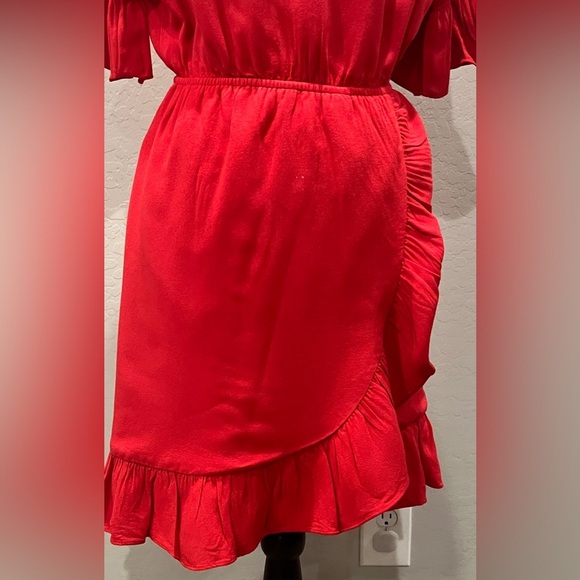 Sabo Luxe size Small Red V neck dress with ruffled sleeves and skirt hem - Picture 4 of 9